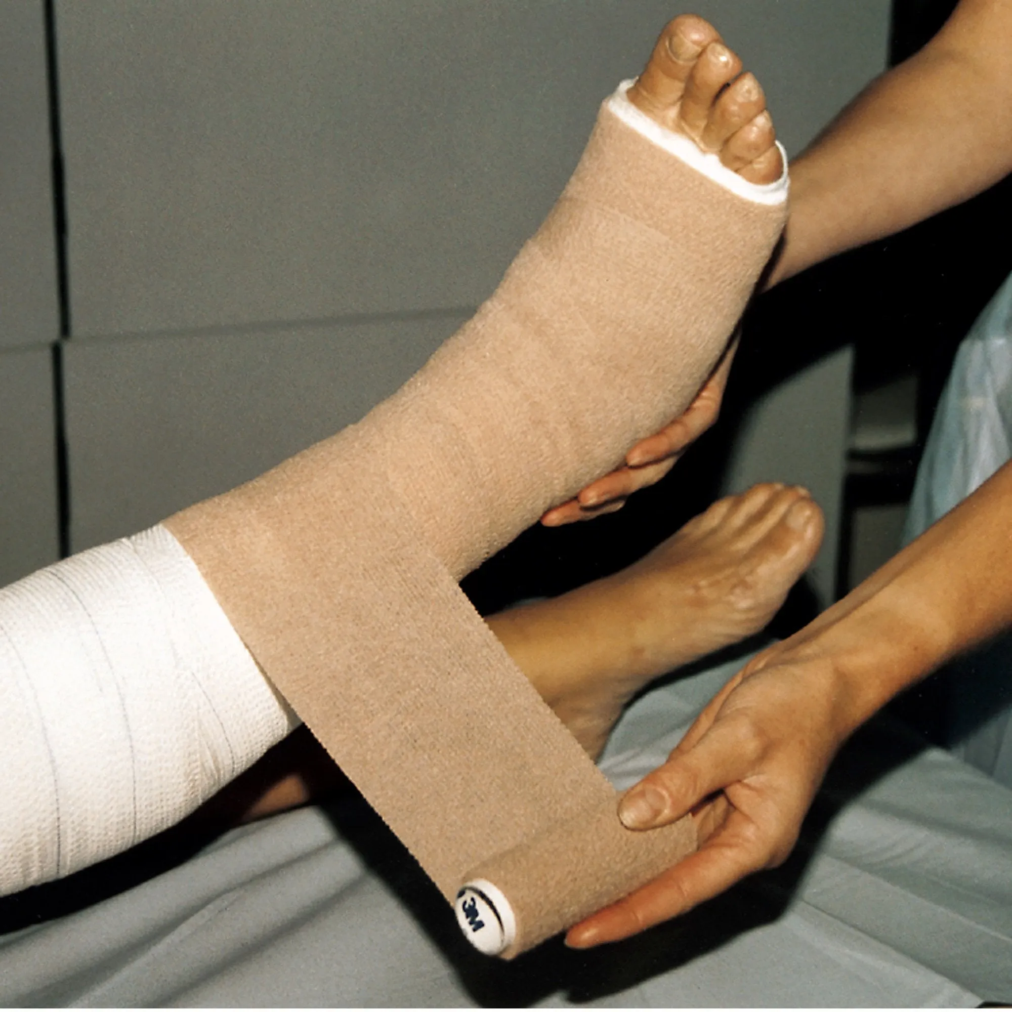 3M™ Coban™ Self-adherent Closure Cohesive Bandage, 4 Inch x 5 Yard, 1 Each