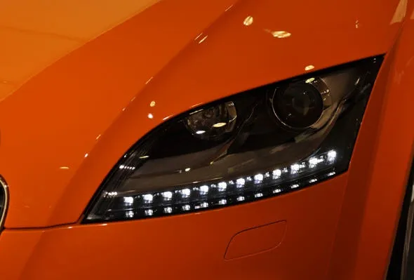 Audi TT/TTS/TTRS MK2 European OEM LED Bi-Xenon Headlight